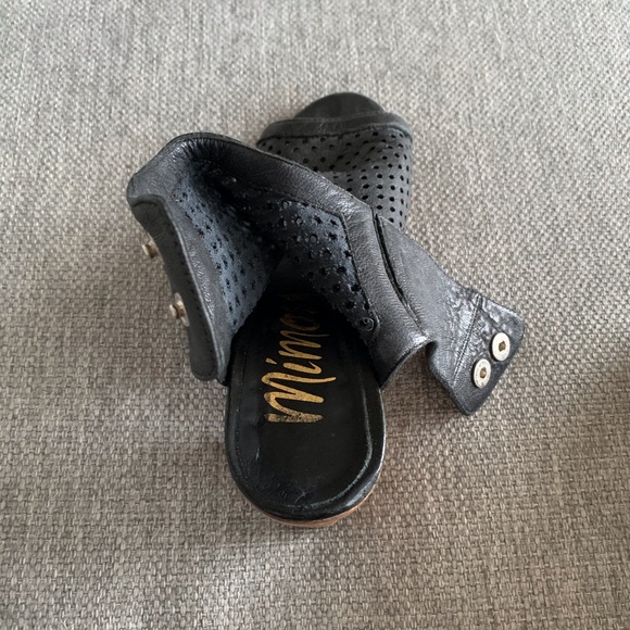 MIMOSA black leather heeled sandals. - Picture 5 of 7